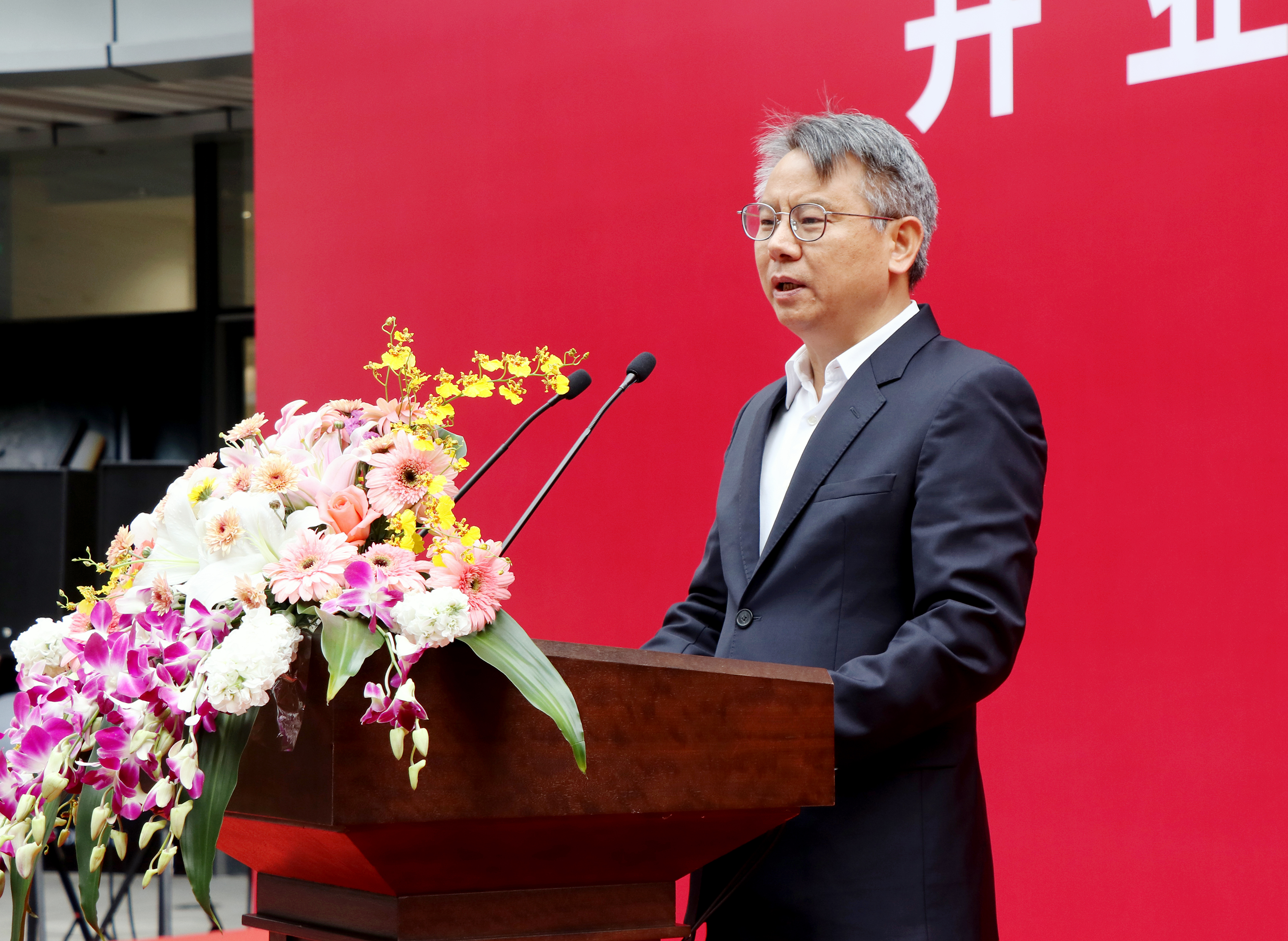 2、海南省政府劉平治副省長(zhǎng).jpg