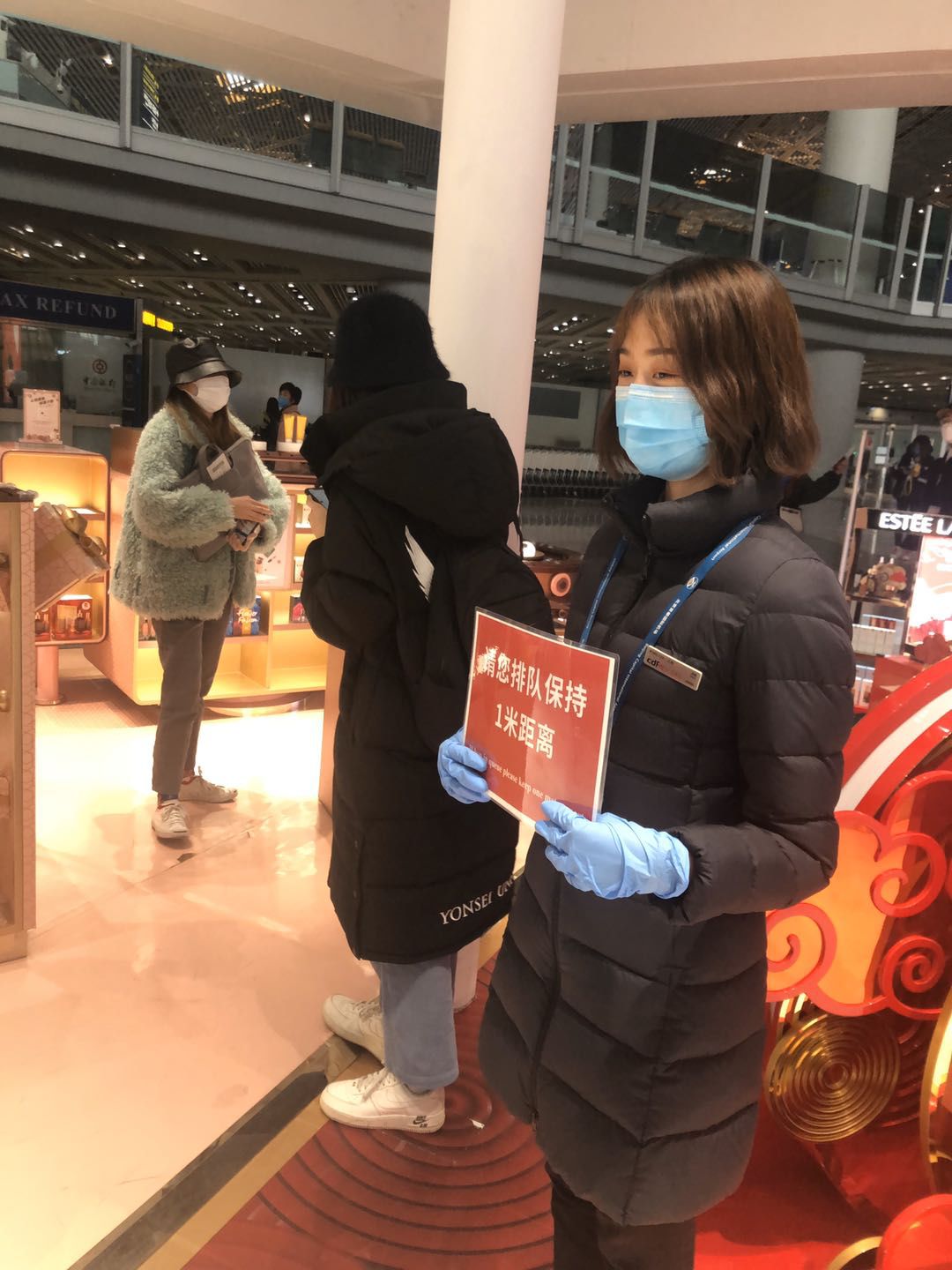 【中國免稅人在行動·一線直擊篇】之十五： 不畏艱險戰(zhàn)疫情，無私奉獻(xiàn)顯大愛